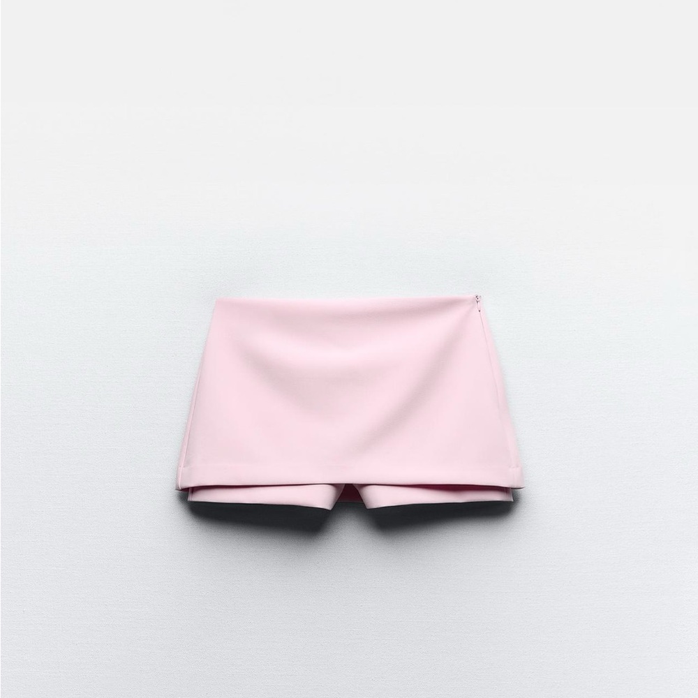 - NWT ZARA low rise pink mini skort